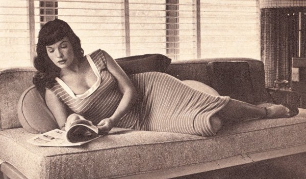 1-attractivepeoplereading-Betty-Page-600x352.jpg