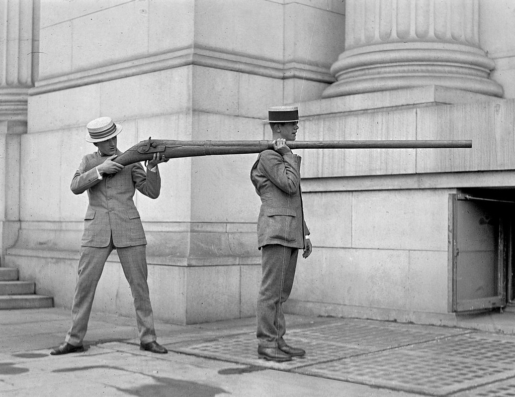 Punt Gun, ca.1900.jpg